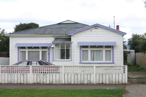 Photo of property in 18 Lombard Street, Palmerston North, 4410