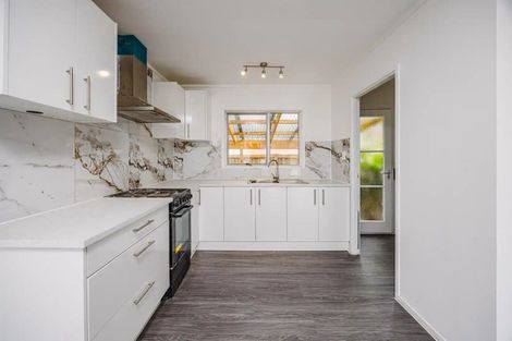 Photo of property in 2/51 Rimu Street, New Lynn, Auckland, 0600