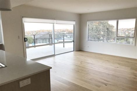 Photo of property in 1/50 Seaview Road, Castor Bay, Auckland, 0620