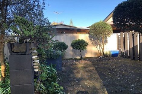 Photo of property in 2/8 Putney Place, Ranui, Auckland, 0612