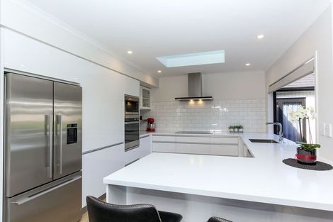 Photo of property in 6 Francis Douglas Drive, Westown, New Plymouth, 4310