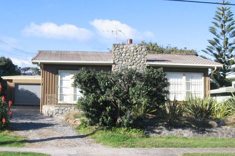 Photo of property in 10 Tutere Street, Waikanae Beach, Waikanae, 5036