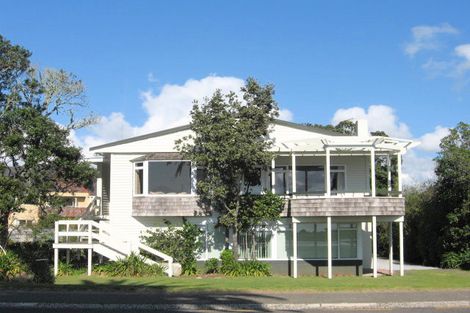Photo of property in 25 The Esplanade, Whitianga, 3510