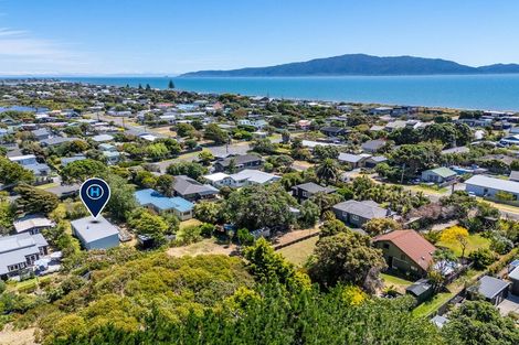 Photo of property in 25 Te Moana Road, Waikanae Beach, Waikanae, 5036