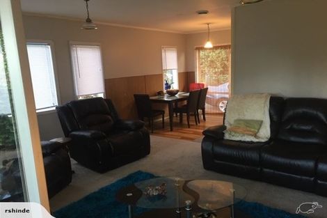 Photo of property in 1/4 Kaurilands Road, Titirangi, Auckland, 0604