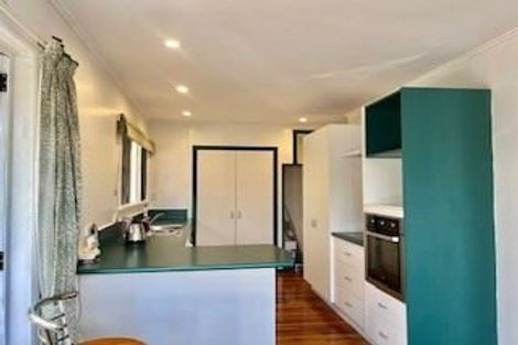 Photo of property in 98 Hillsborough Road, Hillsborough, Auckland, 1042