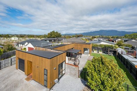 Photo of property in 12 Puketutu Grove, Motueka, 7120
