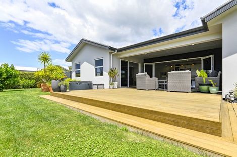 Photo of property in 4 Young Place, Taradale, Napier, 4112