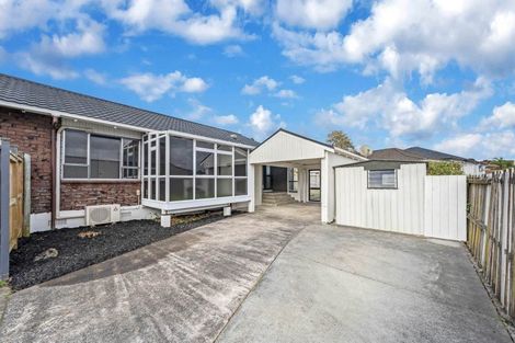 Photo of property in 2/7 Benygloe Place, Highland Park, Auckland, 2010