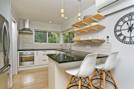 Photo of property in 2/19 Hamilton Place, Glenfield, Auckland, 0629