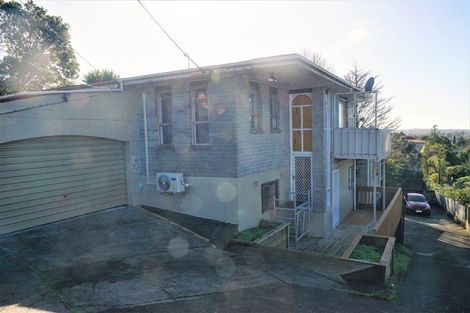 Photo of property in 1/325 Glenfield Road, Glenfield, Auckland, 0629