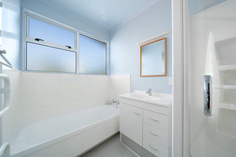 Photo of property in 2 Windermeer Grove, Churton Park, Wellington, 6037