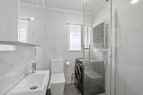Photo of property in 1/56a Taharoto Road, Takapuna, Auckland, 0622