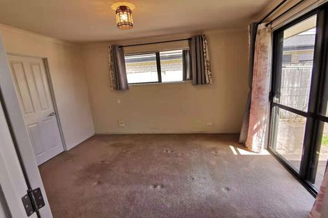 Photo of property in 87 Sturges Road, Henderson, Auckland, 0612