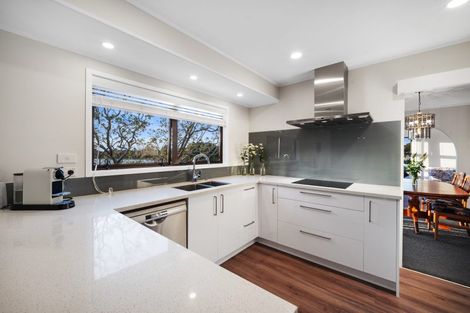 Photo of property in 21 St Annes Crescent, Wattle Downs, Auckland, 2103