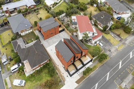 Photo of property in 121e Reeves Road, Pakuranga Heights, Auckland, 2010