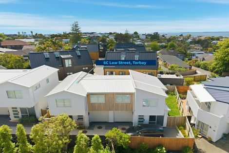 Photo of property in 6c Law Street, Torbay, Auckland, 0630