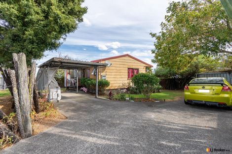 Photo of property in 2/12 De Bloge Place, Clendon Park, Auckland, 2103