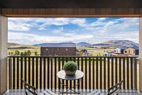 Photo of property in 21 Soudley Court, Jacks Point, Queenstown, 9371