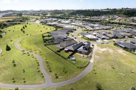 Photo of property in 70 Awataha Crescent, Pyes Pa, Tauranga, 3110