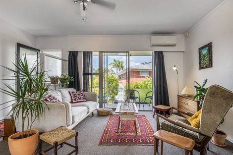 Photo of property in 1/23 Taitua Drive, Te Atatu South, Auckland, 0610