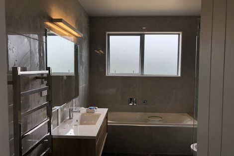 Photo of property in 25a Kyle Road, Greenhithe, Auckland, 0632