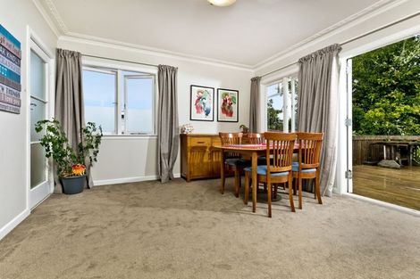 Photo of property in 1/123 Millbrook Road, Sunnyvale, Auckland, 0612