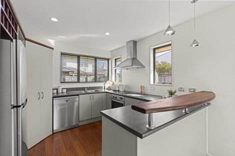 Photo of property in 6a Blarney Place, Casebrook, Christchurch, 8051