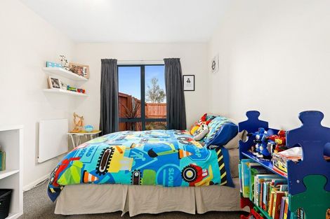 Photo of property in 28 Hawkins Place, Rangiora, 7400