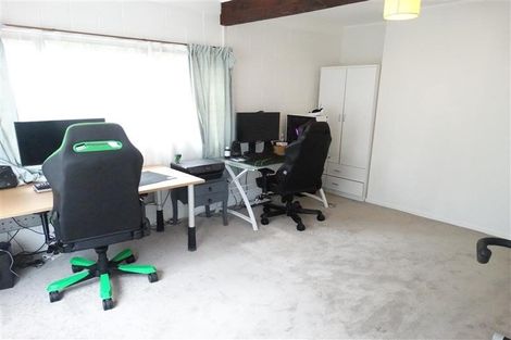 Photo of property in 23 Heaton Grove, Chatswood, Auckland, 0626