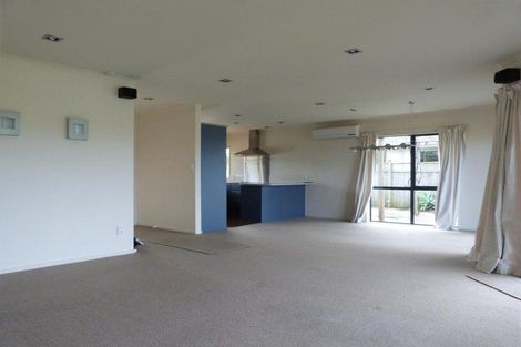 Photo of property in 75 Barbados Way, One Tree Point, 0118