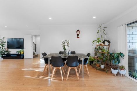 Photo of property in 8 Scotsmoor Drive, Wattle Downs, Auckland, 2103