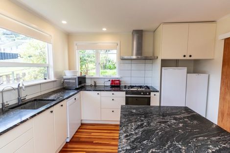 Photo of property in 19 Montreal Grove, Kingston, Wellington, 6021