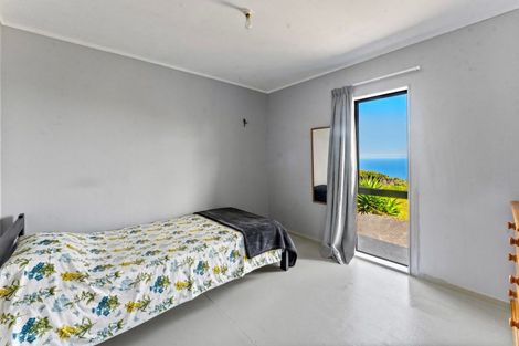 Photo of property in 11 Te Ahuahu Road, Piha, New Lynn, 0772