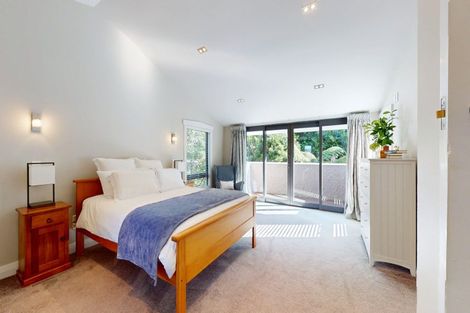 Photo of property in 15 Kim Street, Khandallah, Wellington, 6035