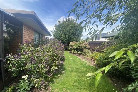 Photo of property in 2/5 Hibiscus Place, Redwood, Christchurch, 8051