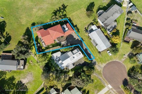 Photo of property in 13 Coutts Road, Pauanui, Hikuai, 3579