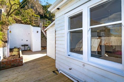 Photo of property in 27 Voelas Road, Lyttelton, 8082