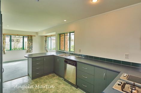 Photo of property in 157 Ruapehu Drive, Fitzherbert, Palmerston North, 4410