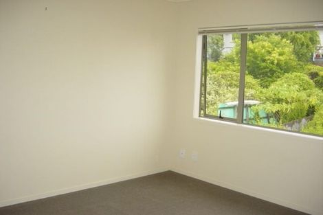 Photo of property in 41 Tiri Tiri Road, Birkdale, Auckland, 0626