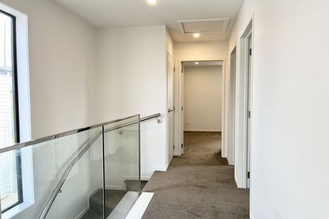 Photo of property in 1/98 Lincoln Park Avenue, Massey, Auckland, 0614