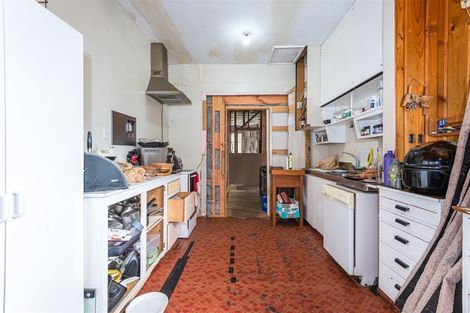 Photo of property in 61 Moncks Spur Road, Redcliffs, Christchurch, 8081