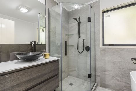 Photo of property in 45 Condor Place, Unsworth Heights, Auckland, 0632