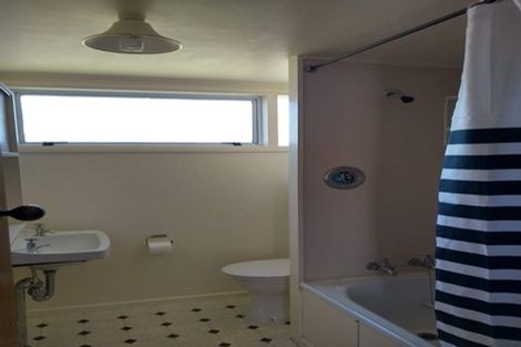 Photo of property in Lynbrae Court Flats, 17/4 Dr Taylor Terrace, Johnsonville, Wellington, 6037