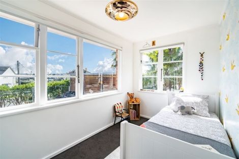 Photo of property in 2 Leander Road, Bayswater, Auckland, 0622