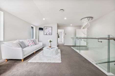 Photo of property in 23 Bartells Drive, Goodwood Heights, Auckland, 2105