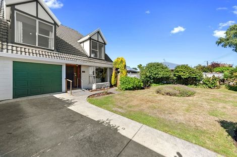 Photo of property in 140 Matsons Avenue, Papanui, Christchurch, 8053