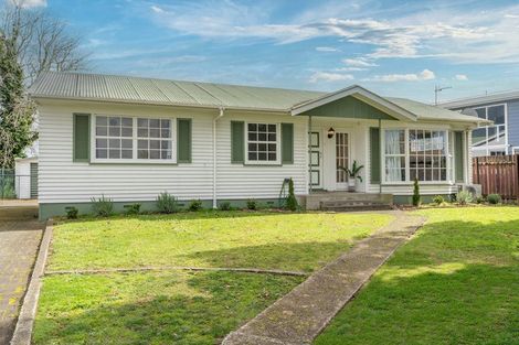 Photo of property in 9 Totara Drive, St Andrews, Hamilton, 3200