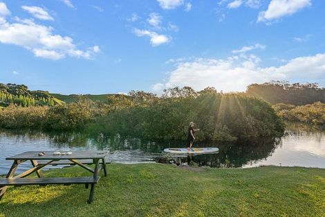 Photo of property in 847 Matapouri Road, Matapouri, Whangarei, 0173