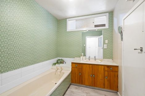 Photo of property in 74 Waimakariri Road, Harewood, Christchurch, 8051